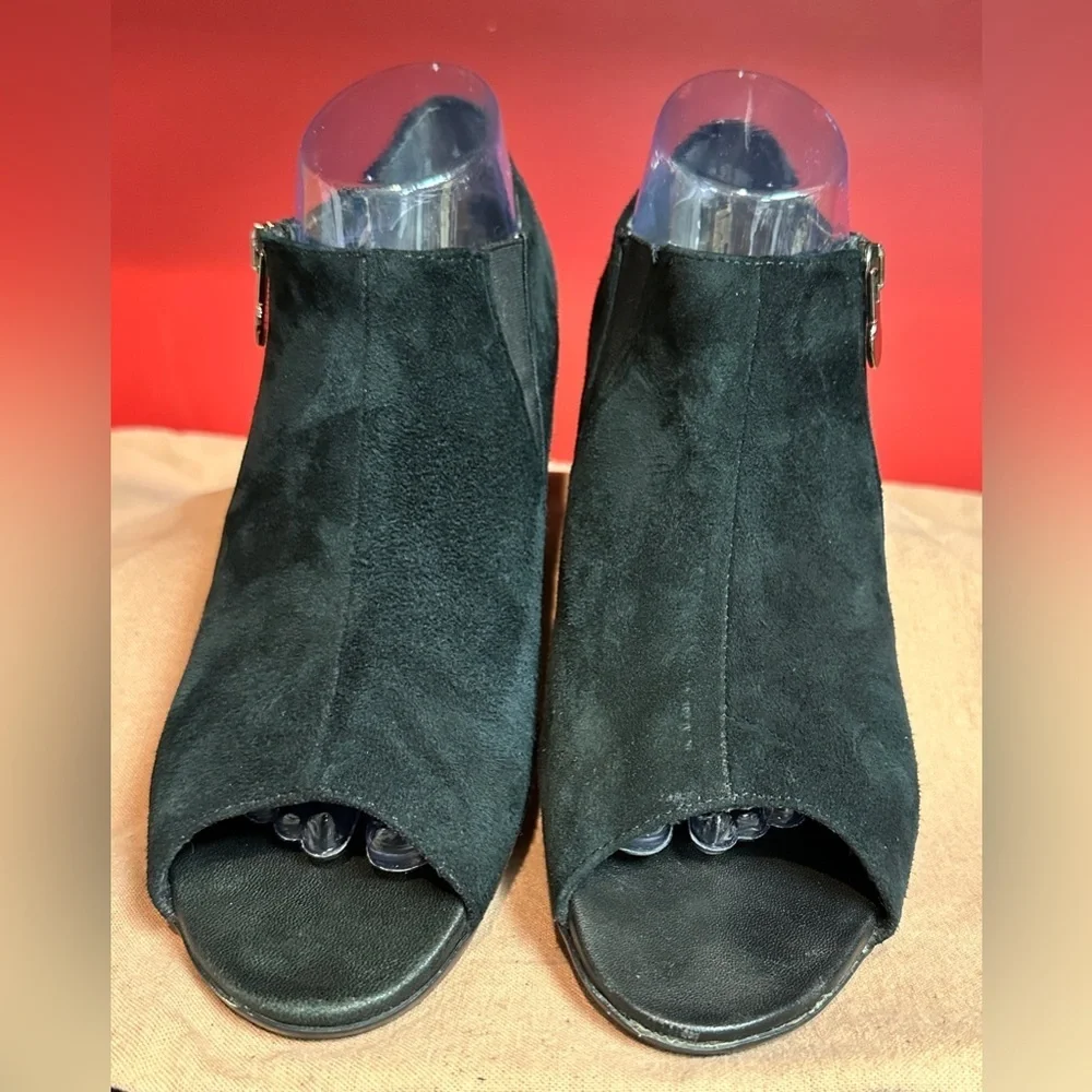 Munro American Peep Toe Black Suede Side Zip 2.25” Heels Women’s Sz 10M - Picture 1 of 15